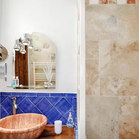 1 Bedroom Stunning In *